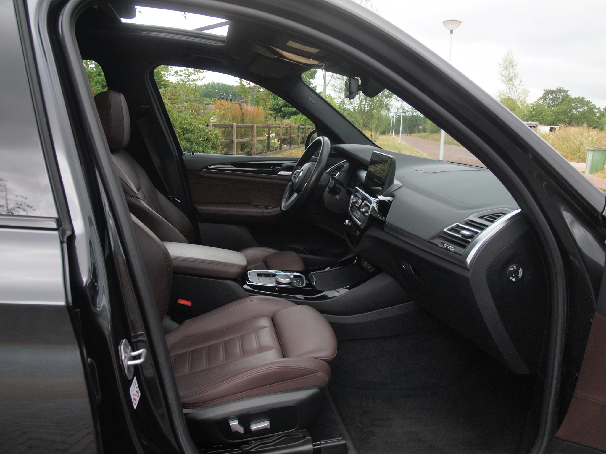 Foto van BMW Ix3
