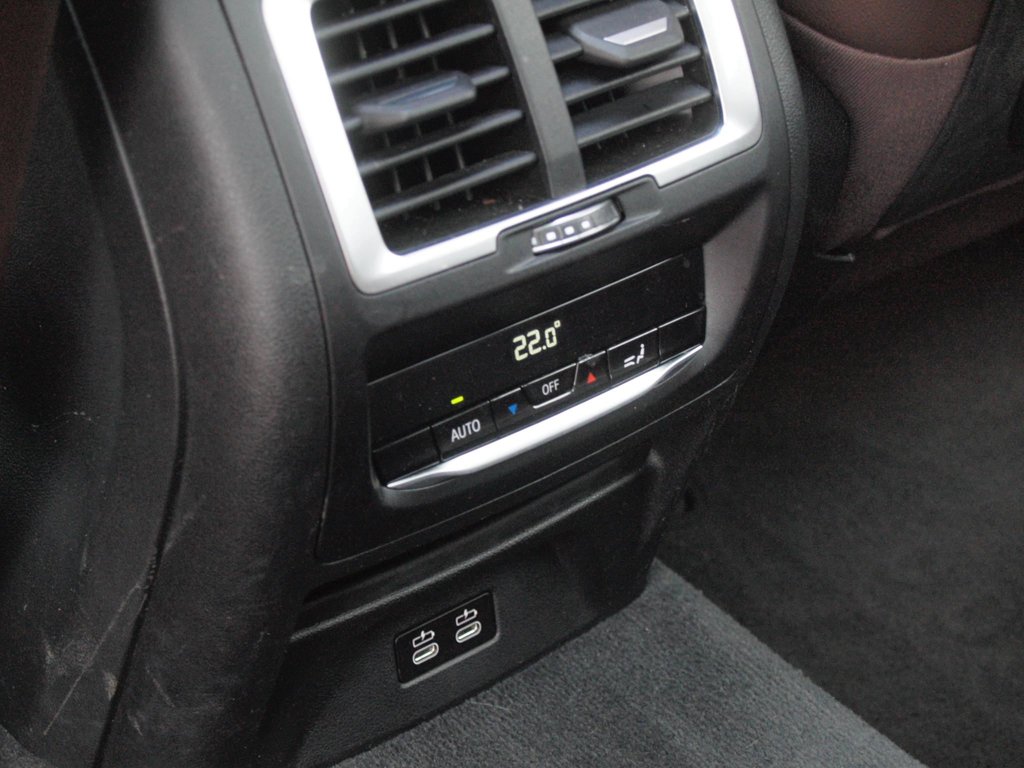 Foto van BMW Ix3