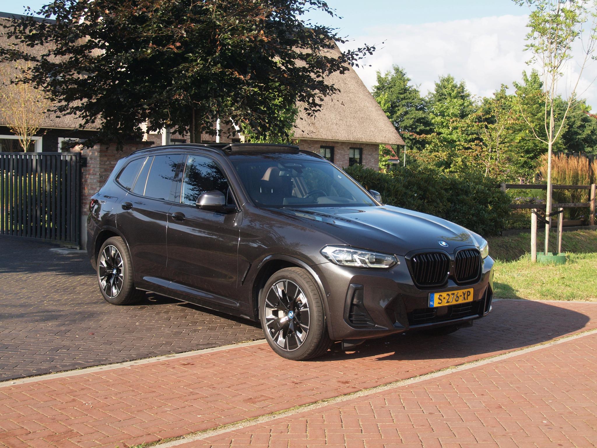Foto van BMW Ix3
