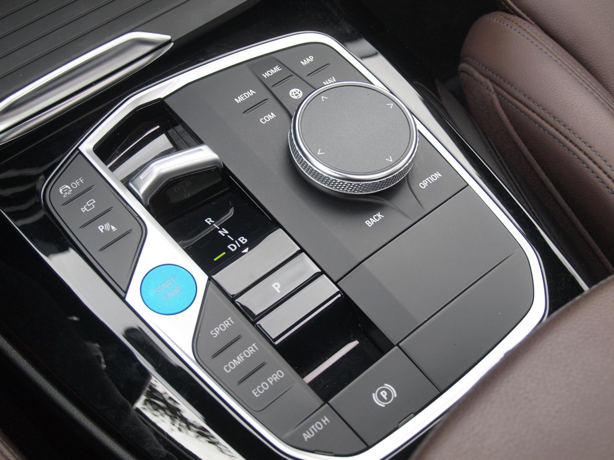 Foto van BMW Ix3