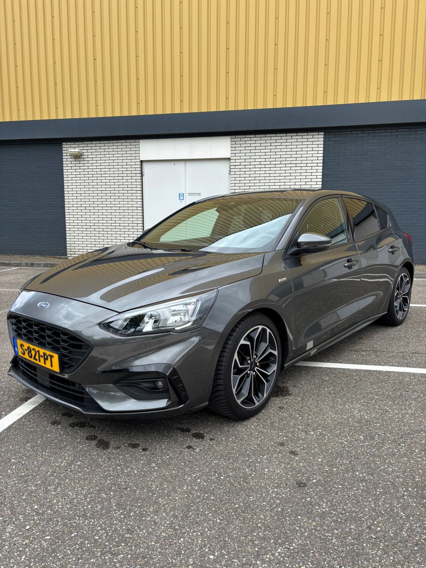 Ford Focus 1.0 EcoBoost Titanium Business 2019 - voorkant