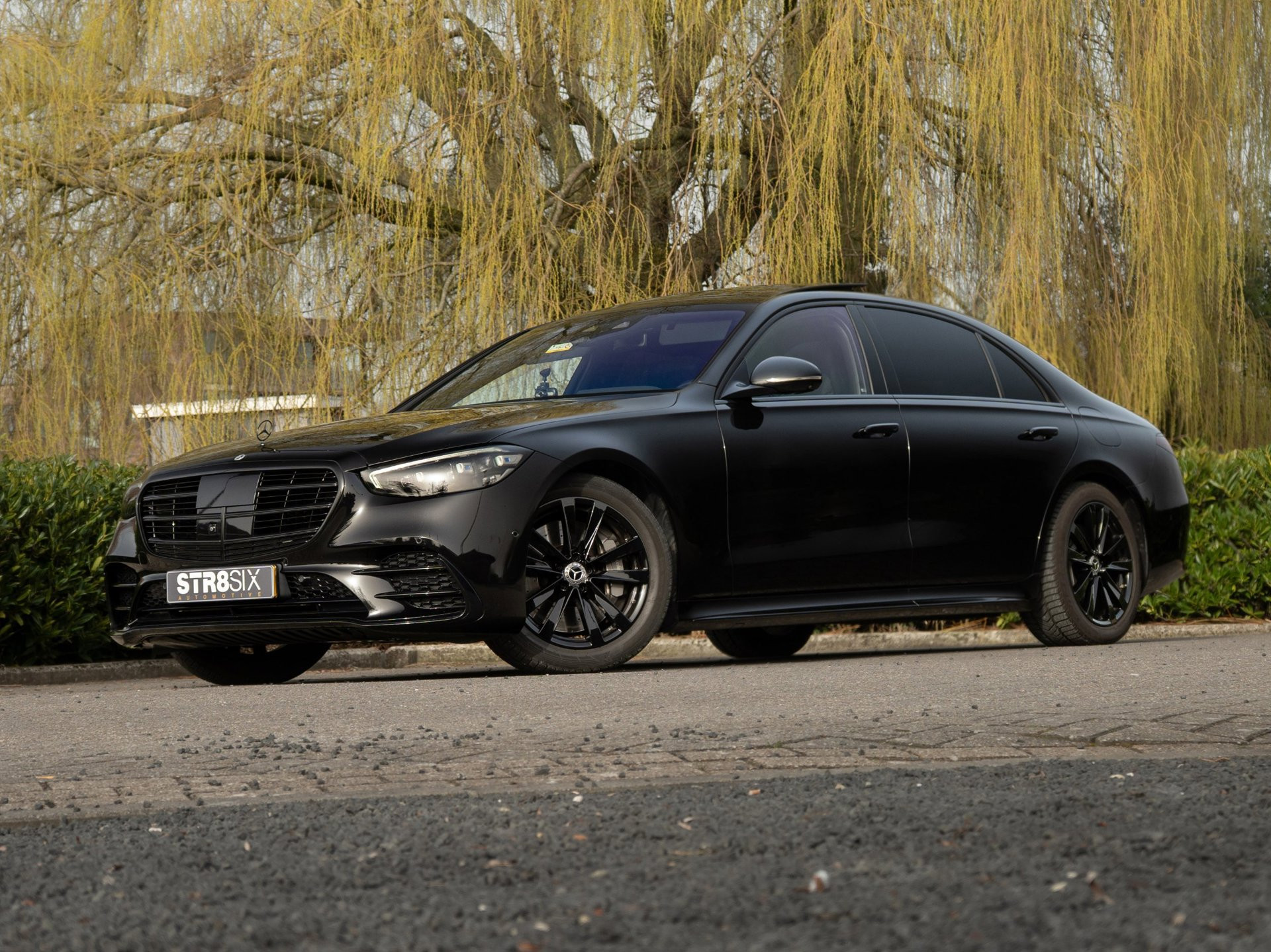 Mercedes-Benz S 580 E S580e Lang AMG Line (2023) 510PK | Rear Executive Lounge | Burmester | MBUX | DIGITAL LIGHT | NL Auto | BTW 2023 - voorkant