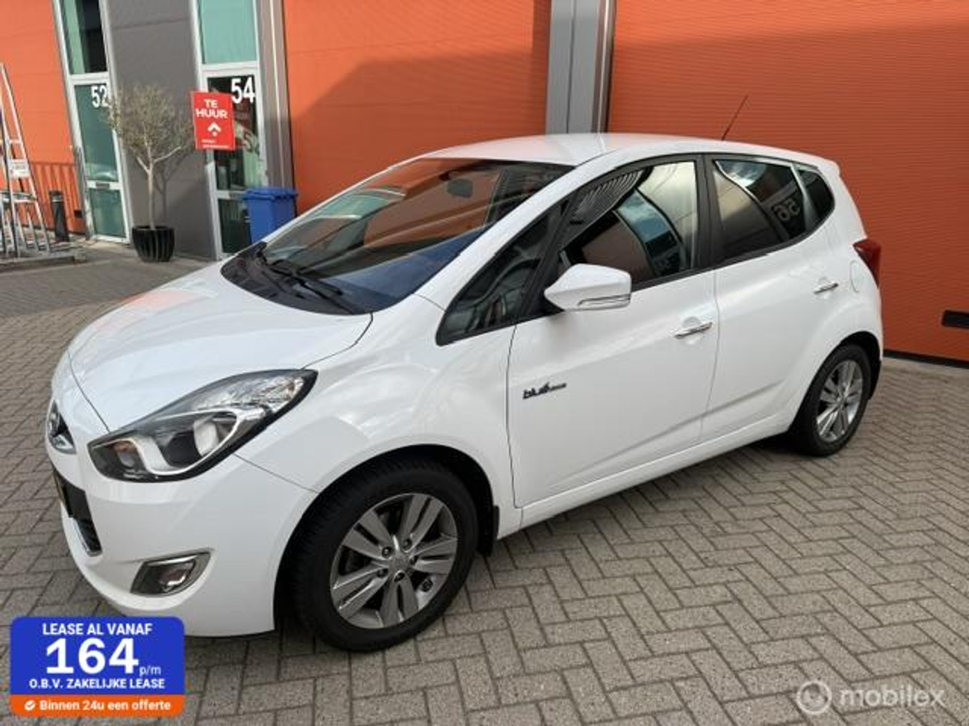 Hyundai Ix20 1.4i Go! KM NAP-APK 03-2027-AIRCO-NAVI- 2016 - voorkant