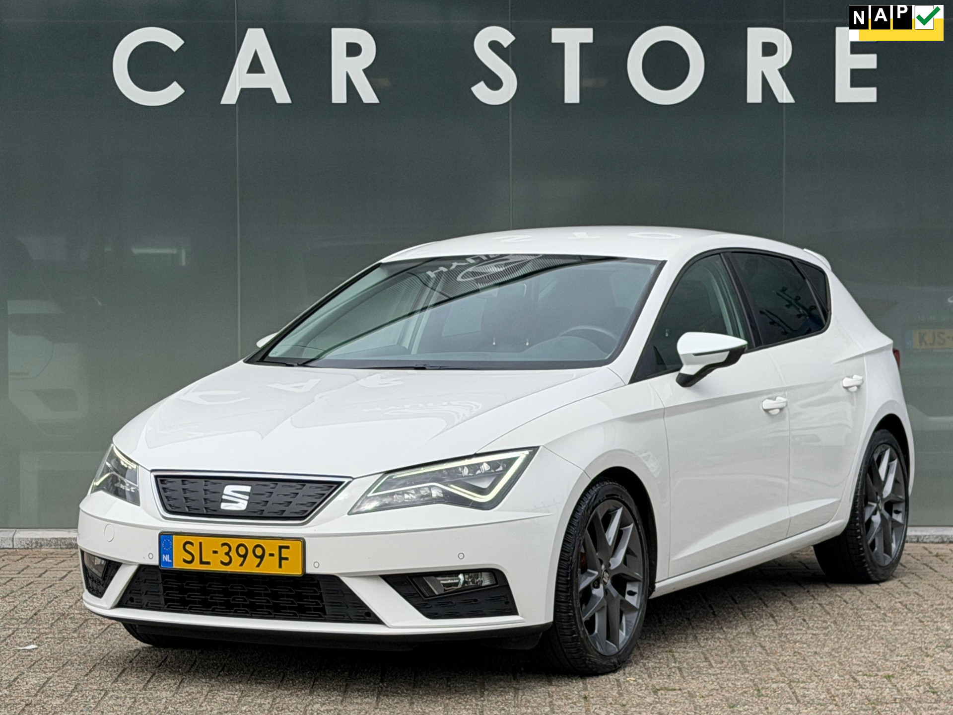 Seat Leon 1.0 TSI DSG Style Business Intense Apple Carplay | Navigatie | Cruise co 2018 - voorkant