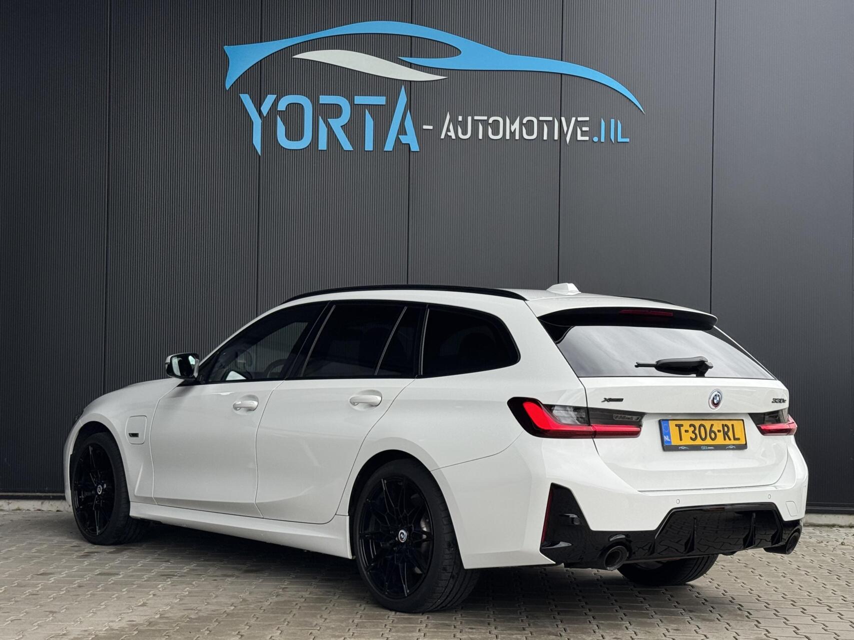 Foto van BMW 330e xDrive