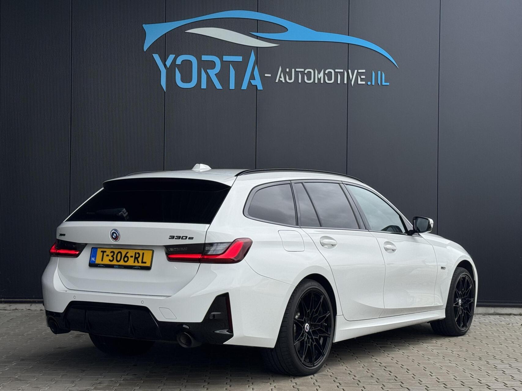 Foto van BMW 330e xDrive