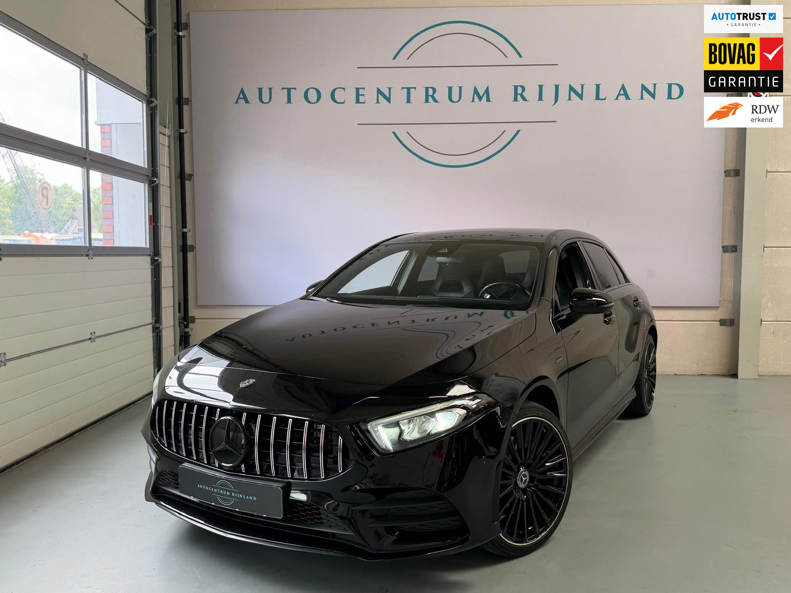 Mercedes-Benz A 250 E 250 e AMG Night Edition Automaat, Navi, Carplay, Sfeer Verlichting, Trekhaak 2021 - voorkant