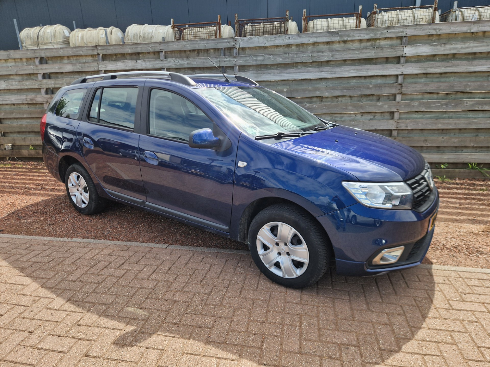 Dacia Logan 0.9 TCe Bi-Fuel Laureate Navigatie+Camera 2018 - voorkant