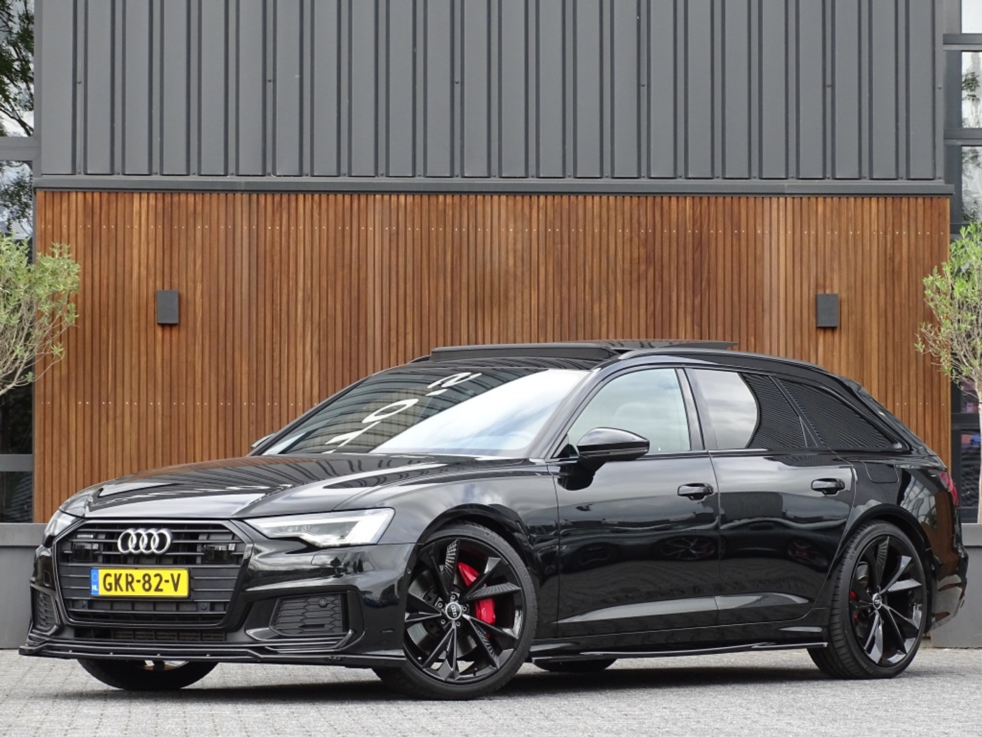 Audi A6 Avant 55 TFSI E 55 TFSI e 367PK Quattro / S6 Edition / Competition / LED 2020 - voorkant
