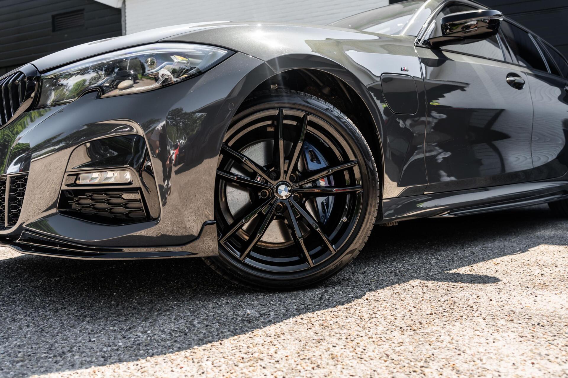 Foto van BMW 330e