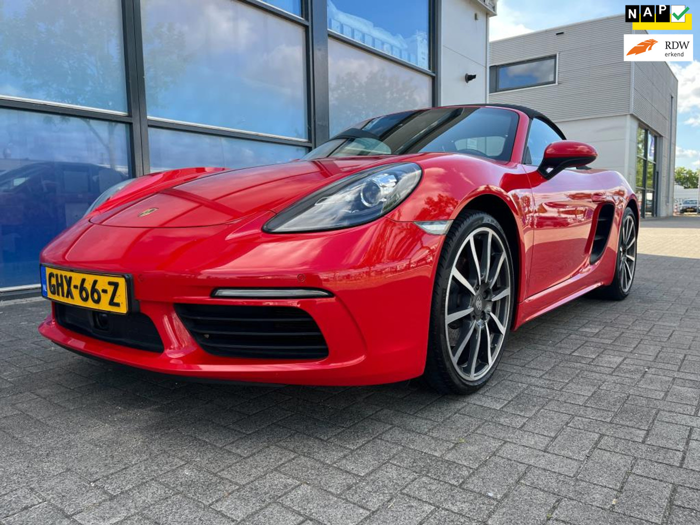 Porsche 718 Boxster 2.0 Twee jaar volledige approved Garantie 2016 - voorkant