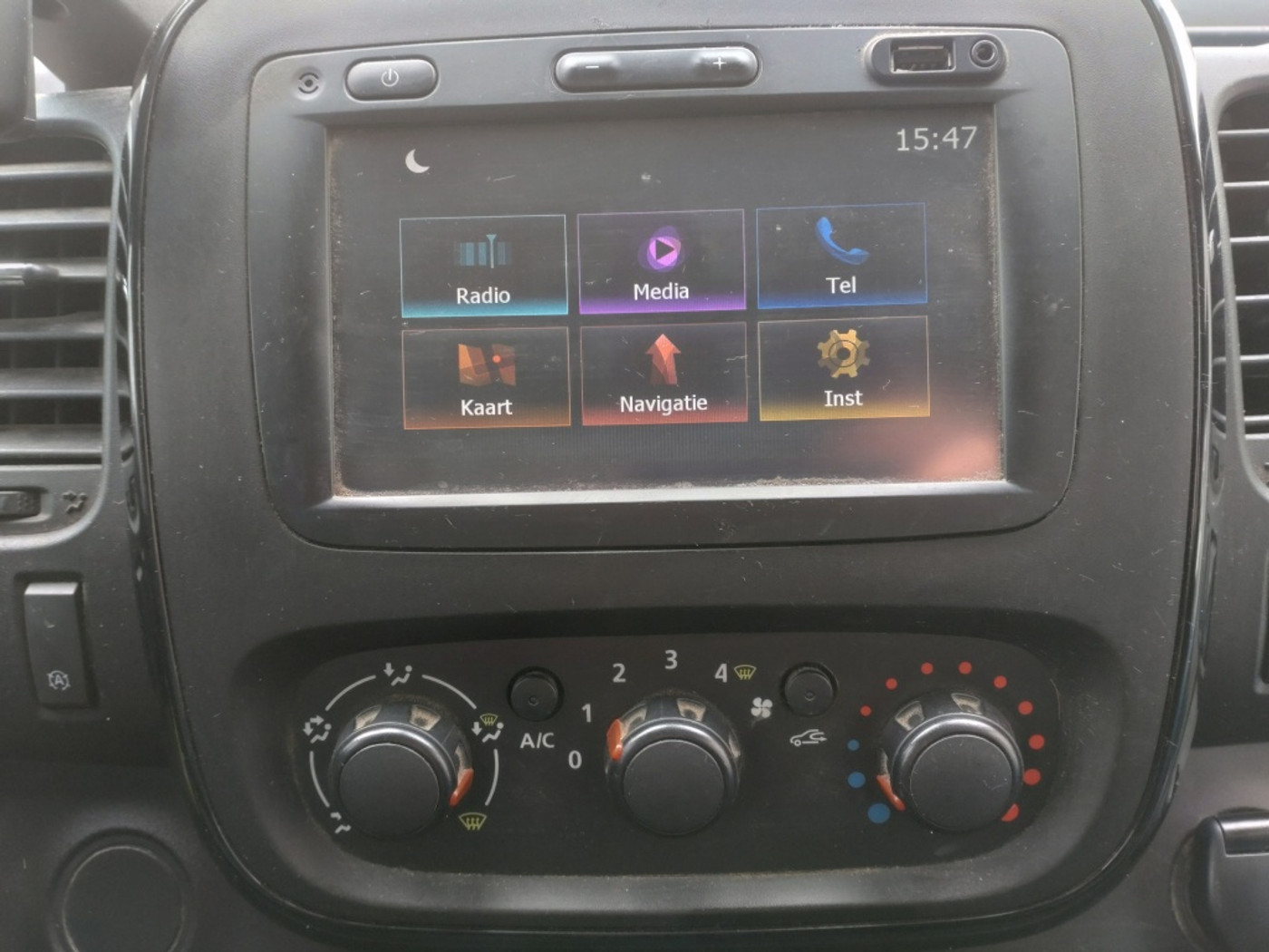 Foto van Opel Vivaro-b
