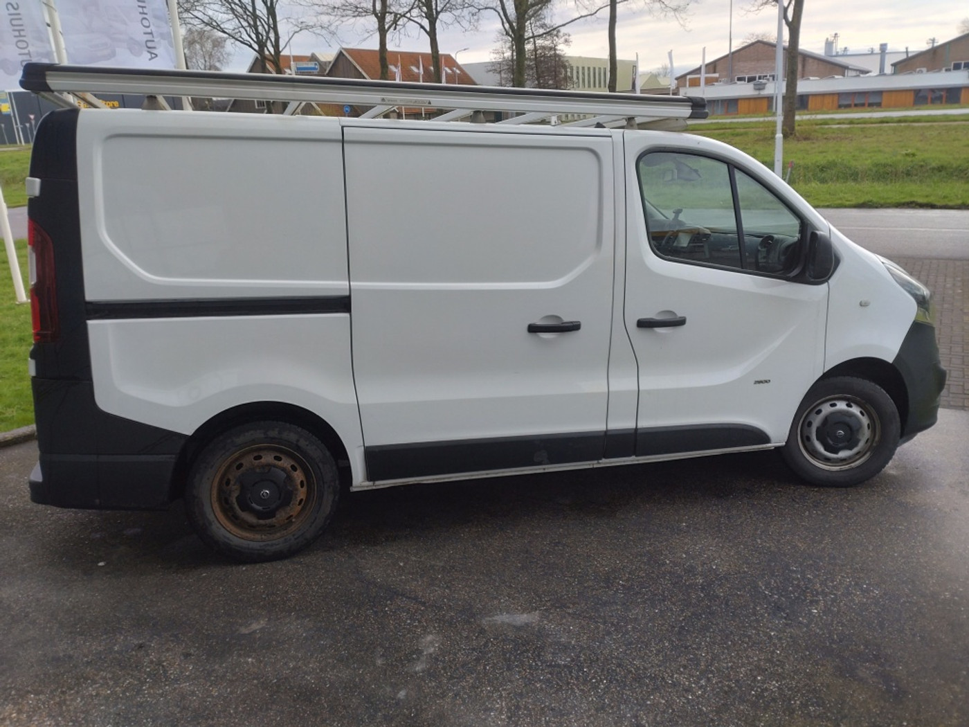 Foto van Opel Vivaro-b