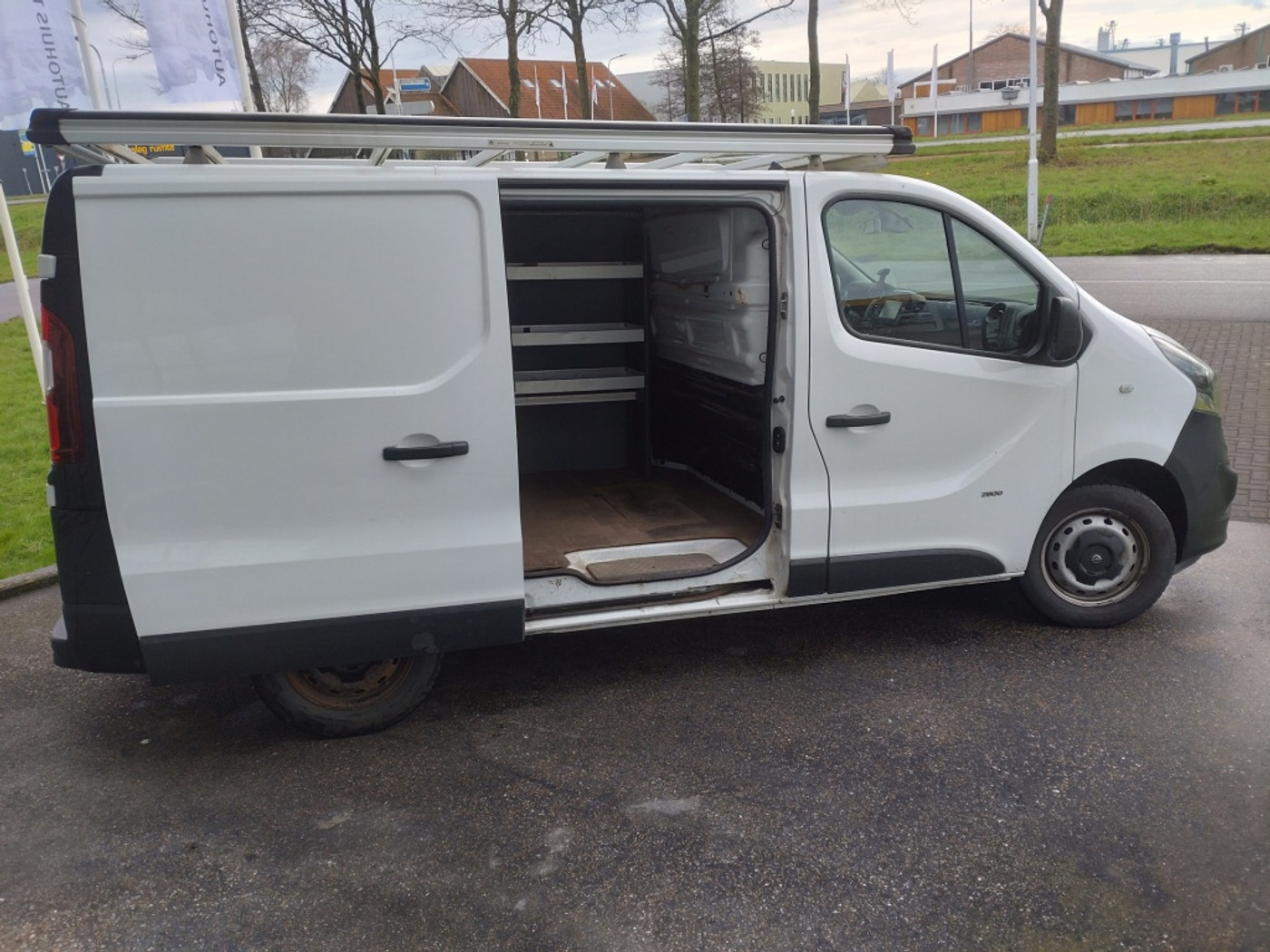 Foto van Opel Vivaro-b