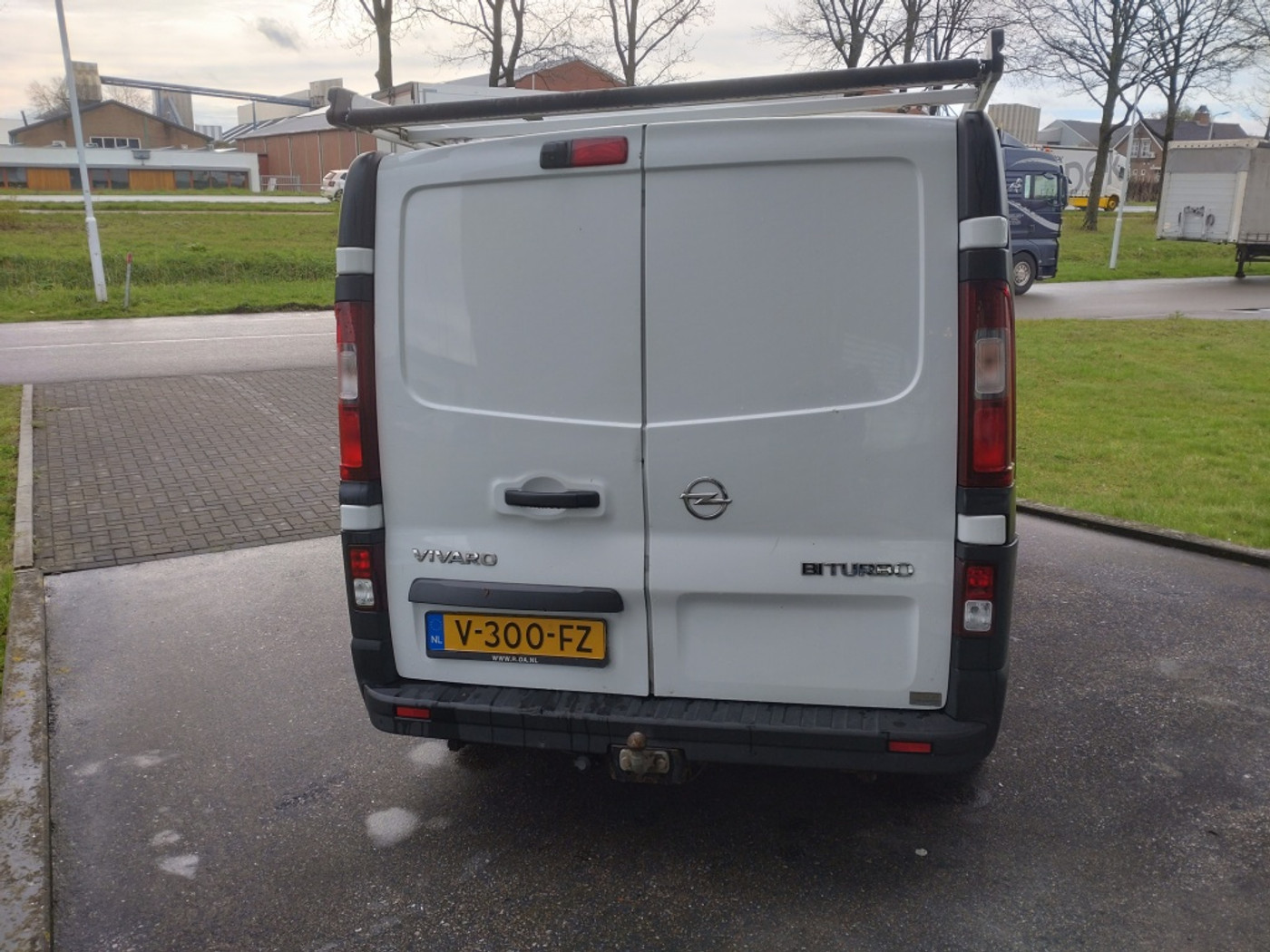 Foto van Opel Vivaro-b