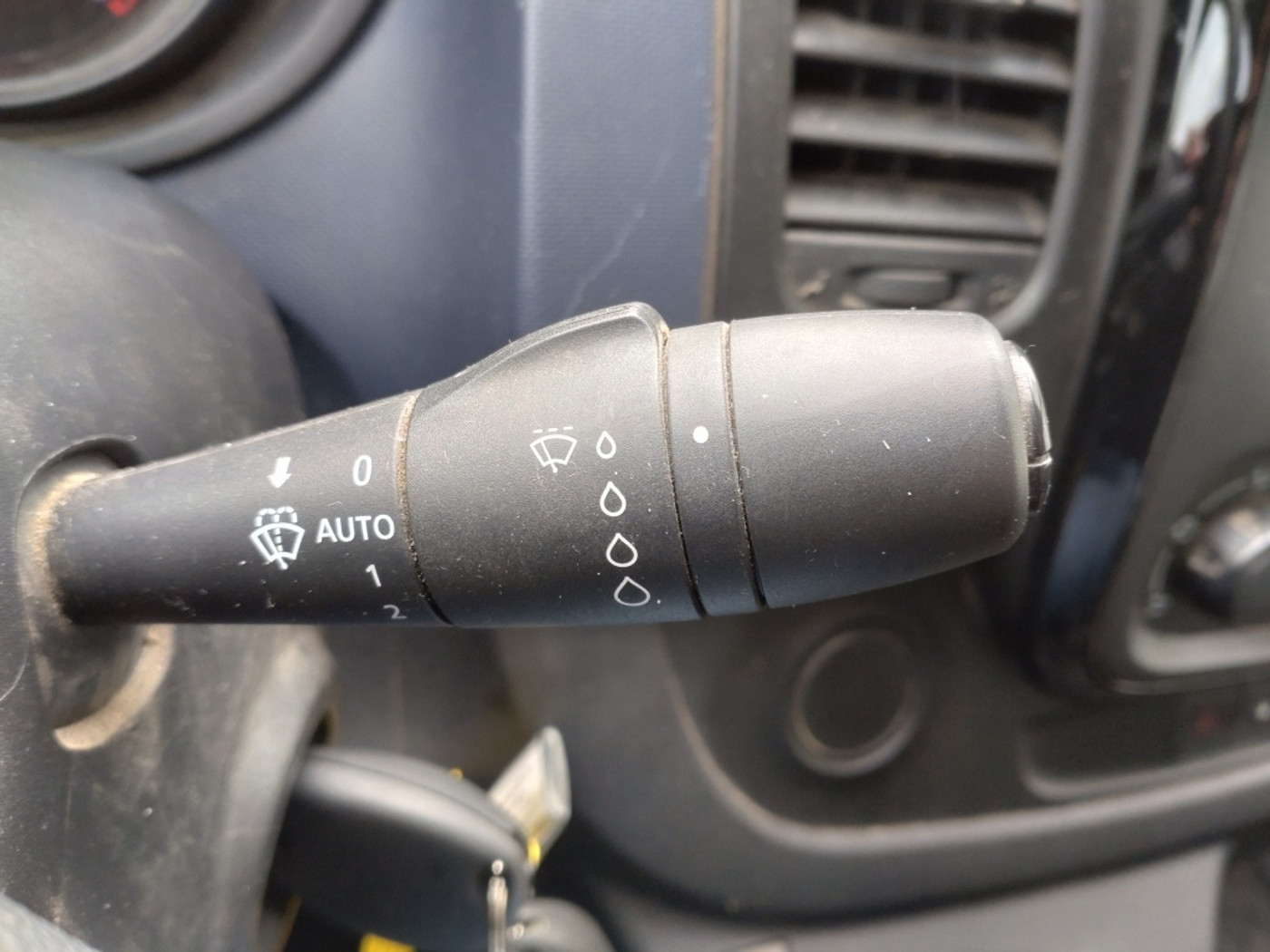 Foto van Opel Vivaro-b