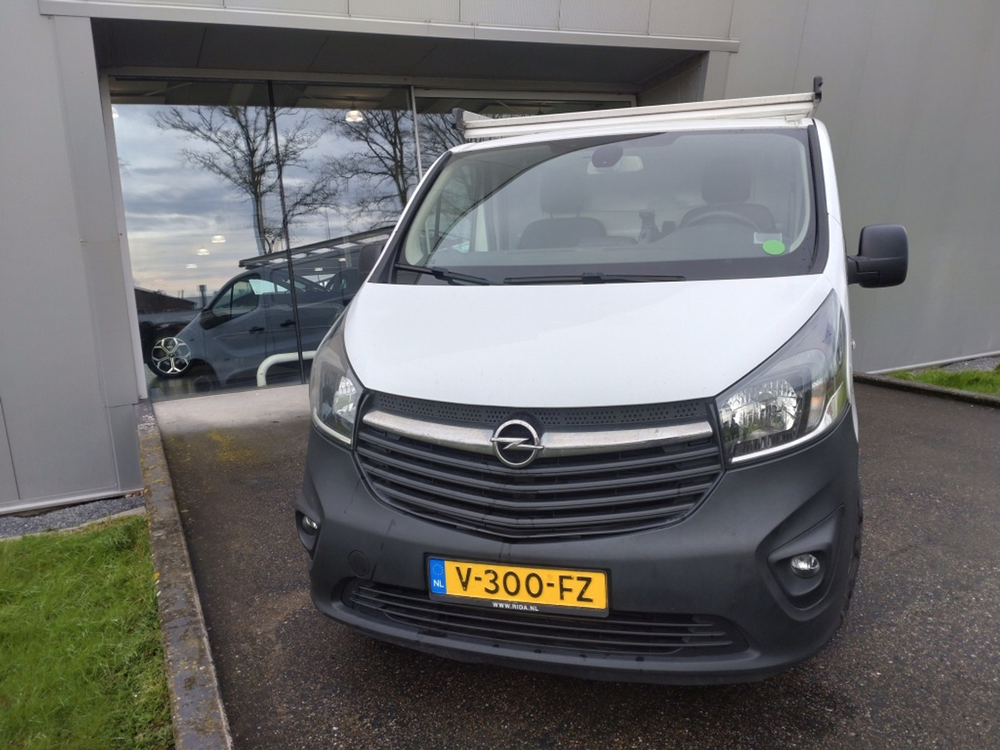Foto van Opel Vivaro-b