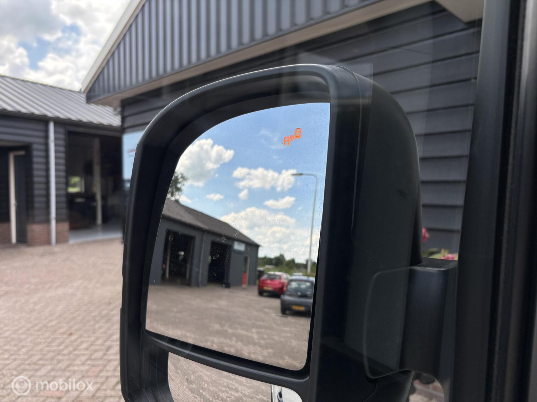 Foto van Man Tge
