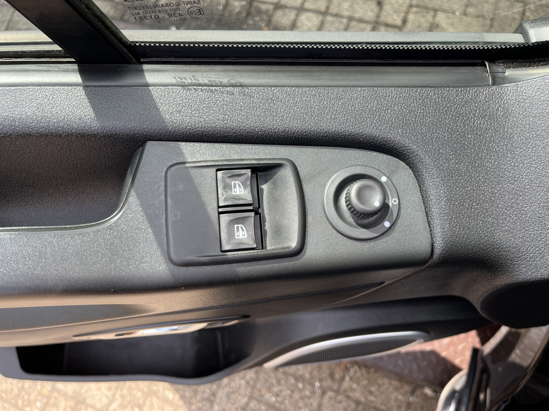Foto van Opel Vivaro-b