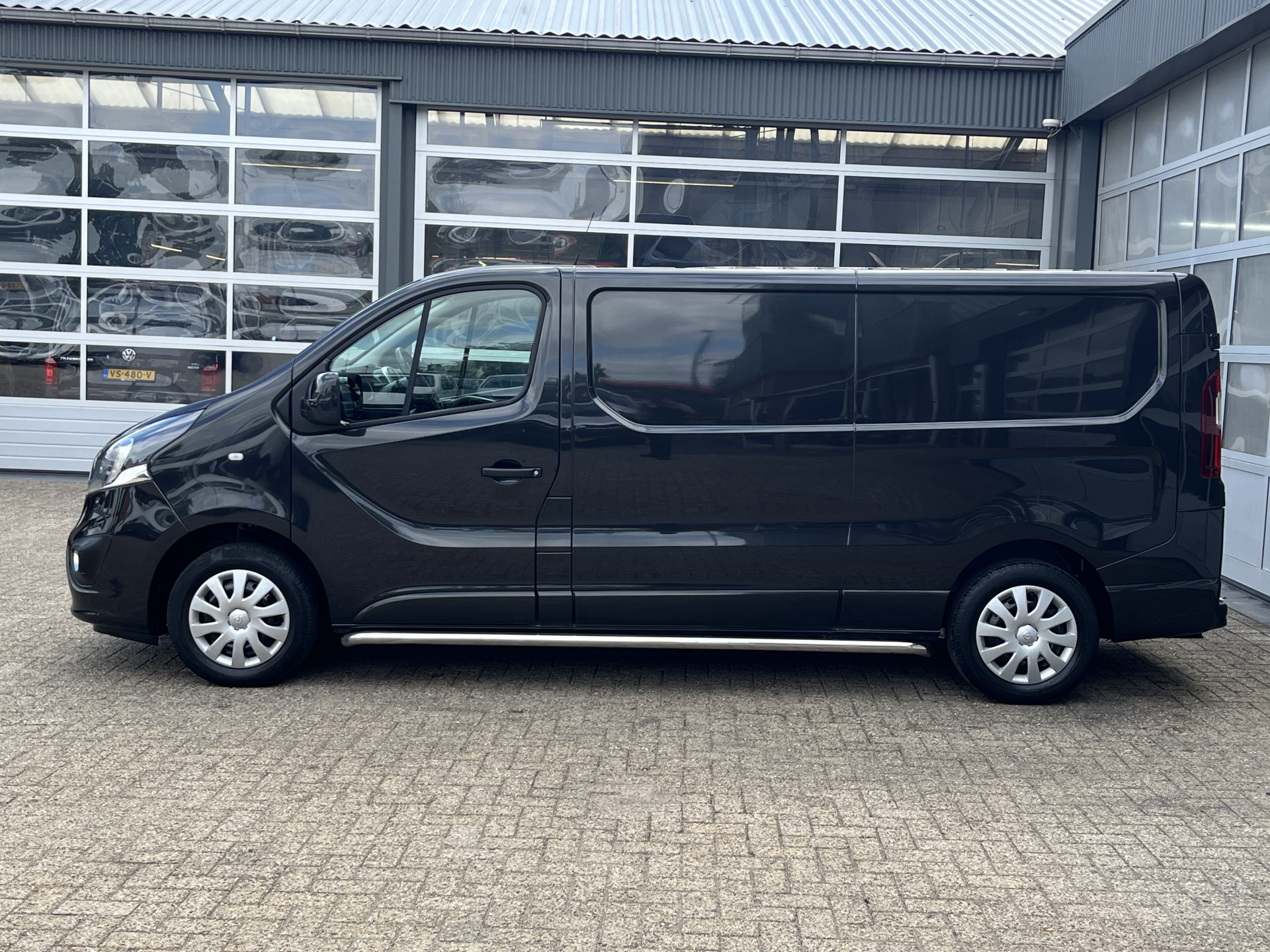 Foto van Opel Vivaro-b