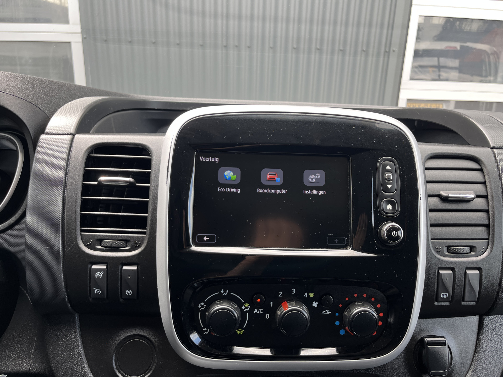 Foto van Opel Vivaro-b