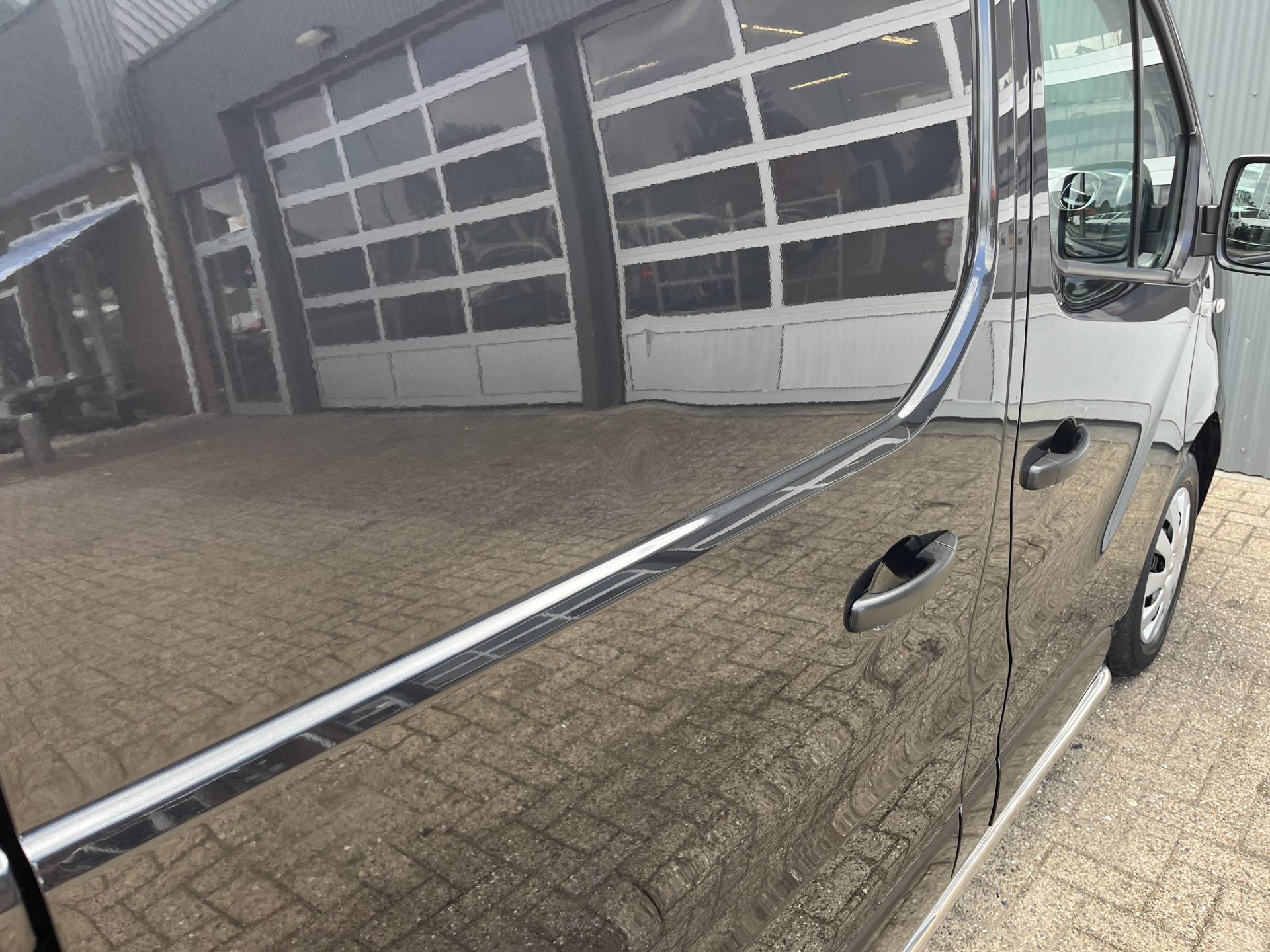 Foto van Opel Vivaro-b