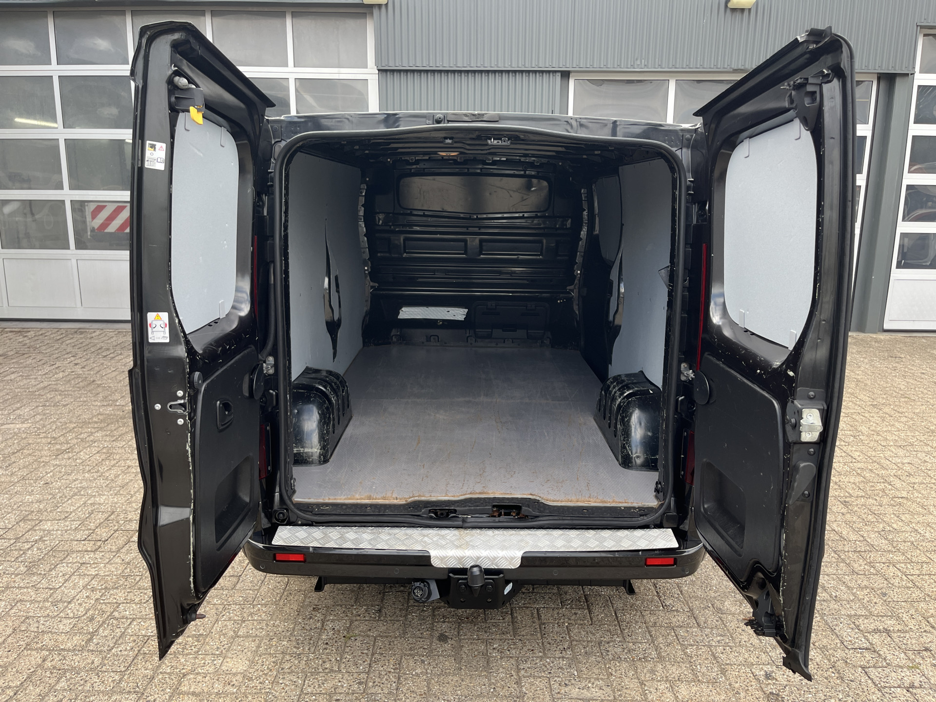 Foto van Opel Vivaro-b
