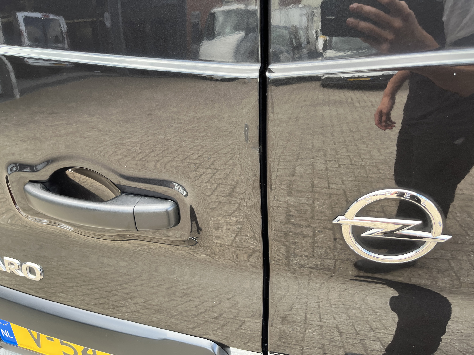 Foto van Opel Vivaro-b