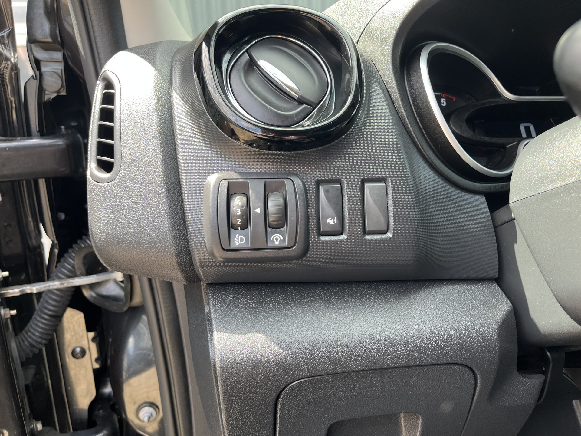 Foto van Opel Vivaro-b