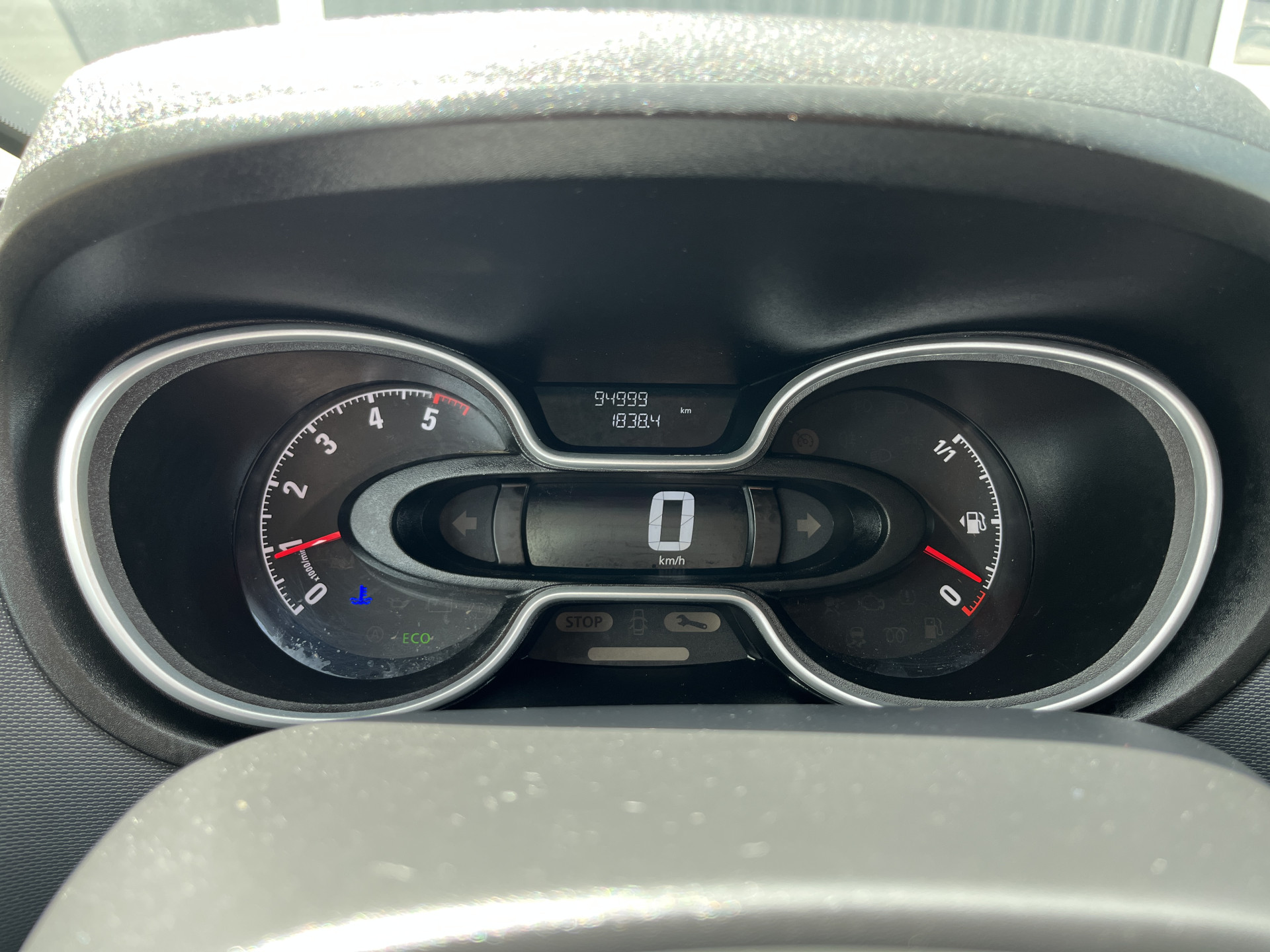 Foto van Opel Vivaro-b