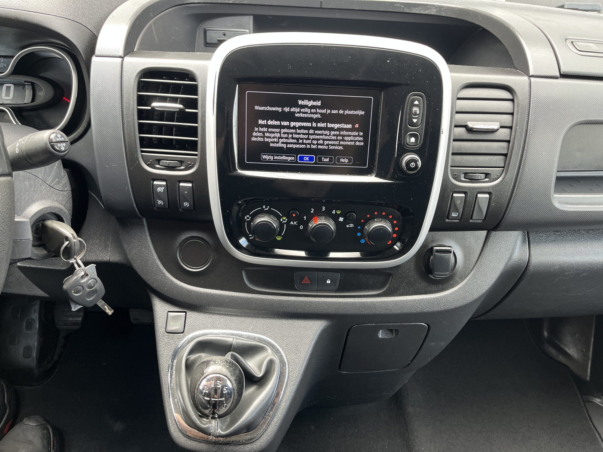Foto van Opel Vivaro-b
