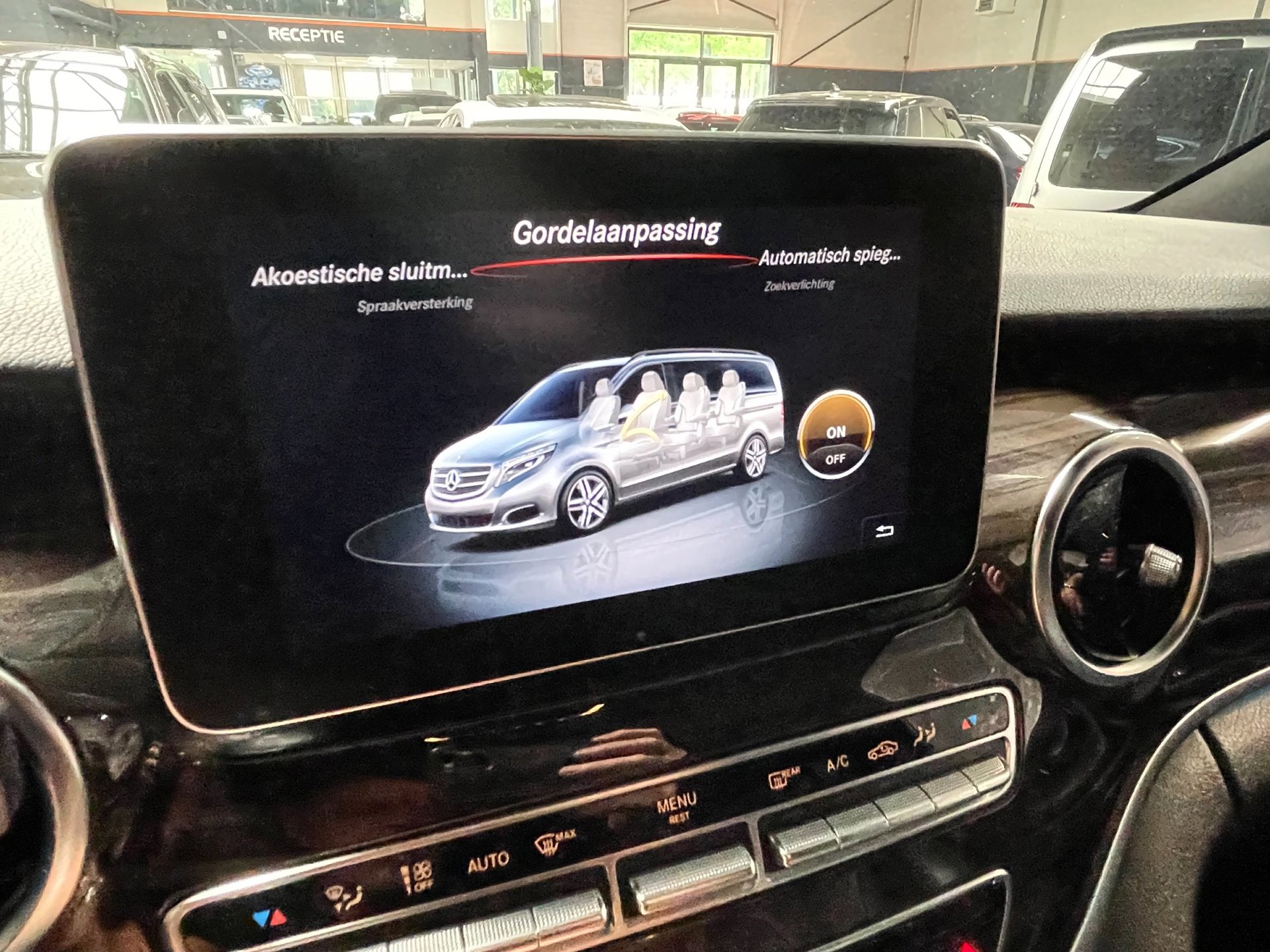 Foto van Mercedes-Benz V-klasse