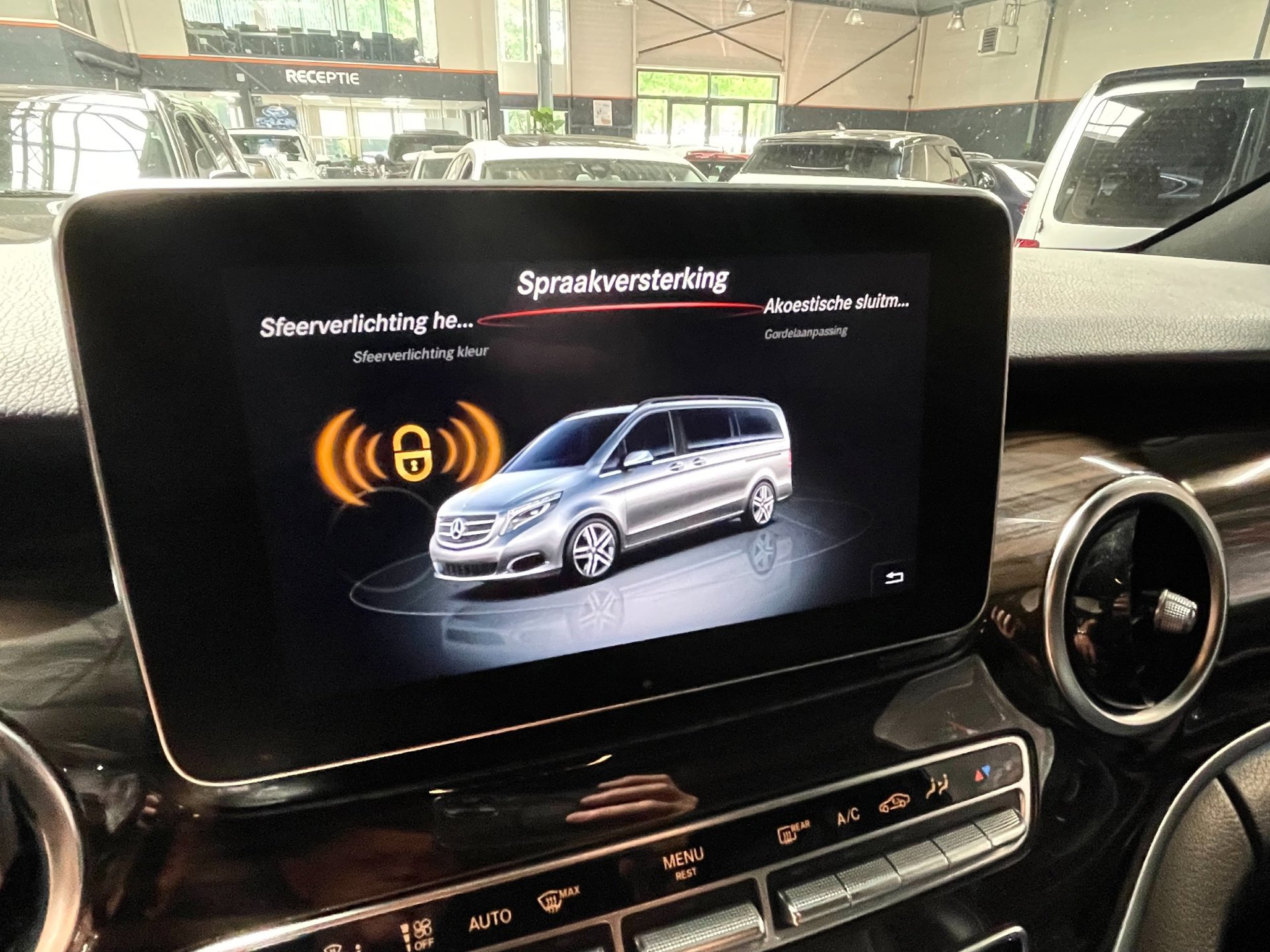 Foto van Mercedes-Benz V-klasse