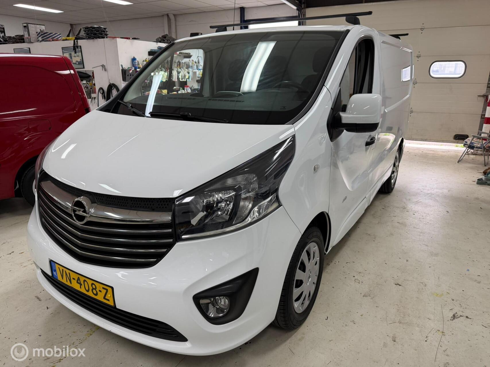 Foto van Opel Vivaro-b