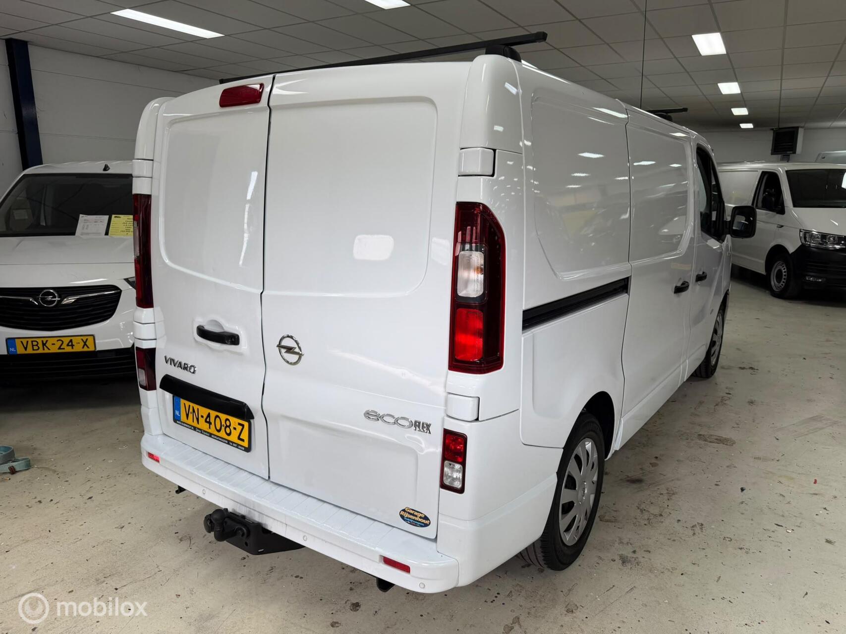 Foto van Opel Vivaro-b