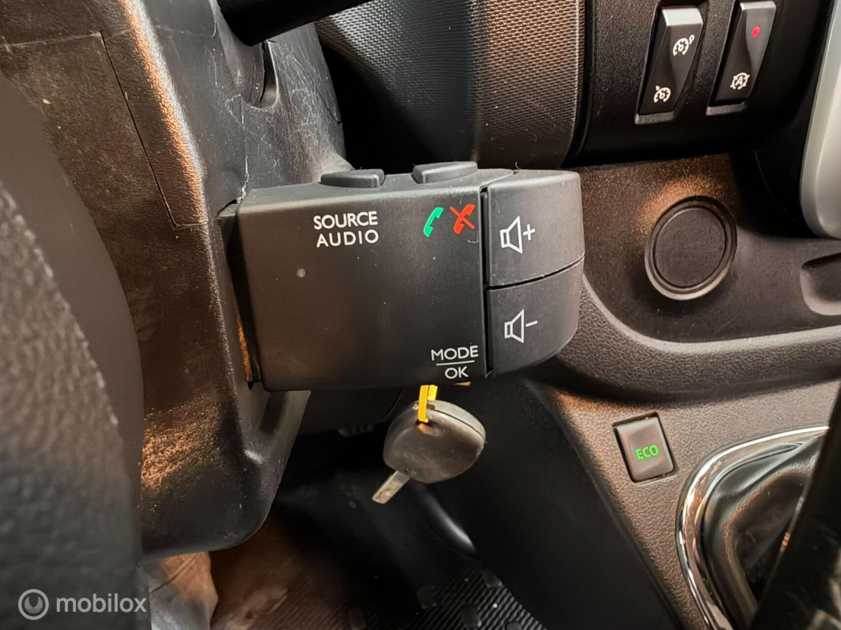 Foto van Opel Vivaro-b