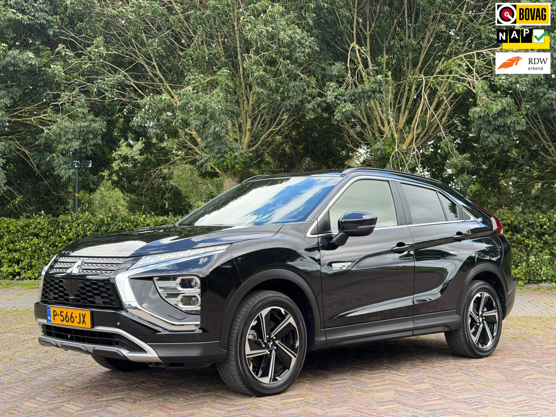 Mitsubishi Mitsubishi Eclipse Cross 2.4 PHEV Intense+, Trekhaak, CarPlay, Camera, SOH 99,1%, Garantie 2022 - voorkant