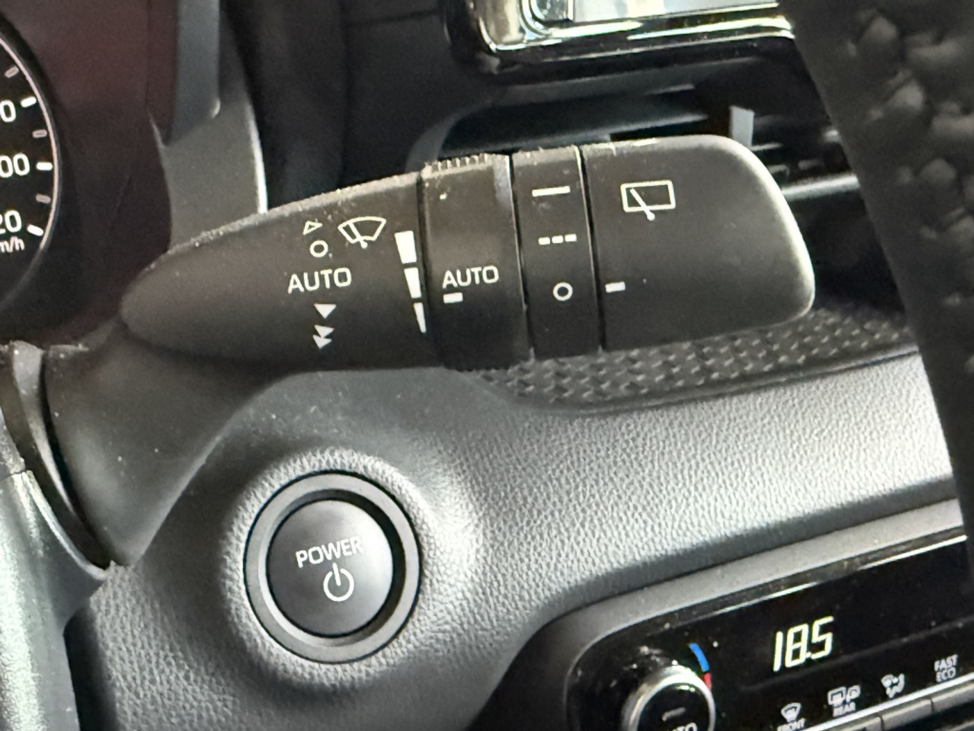 Foto van Mazda Mazda2 Hybrid