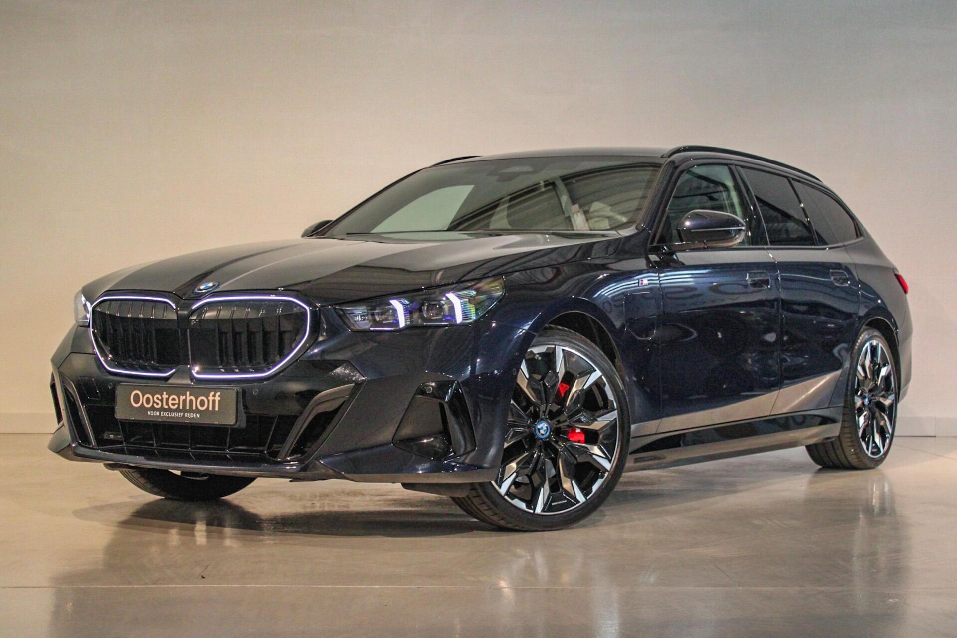 BMW 550e xDrive 550e xDrive M-sport PANO | 4w-best | HUD 2025 - voorkant