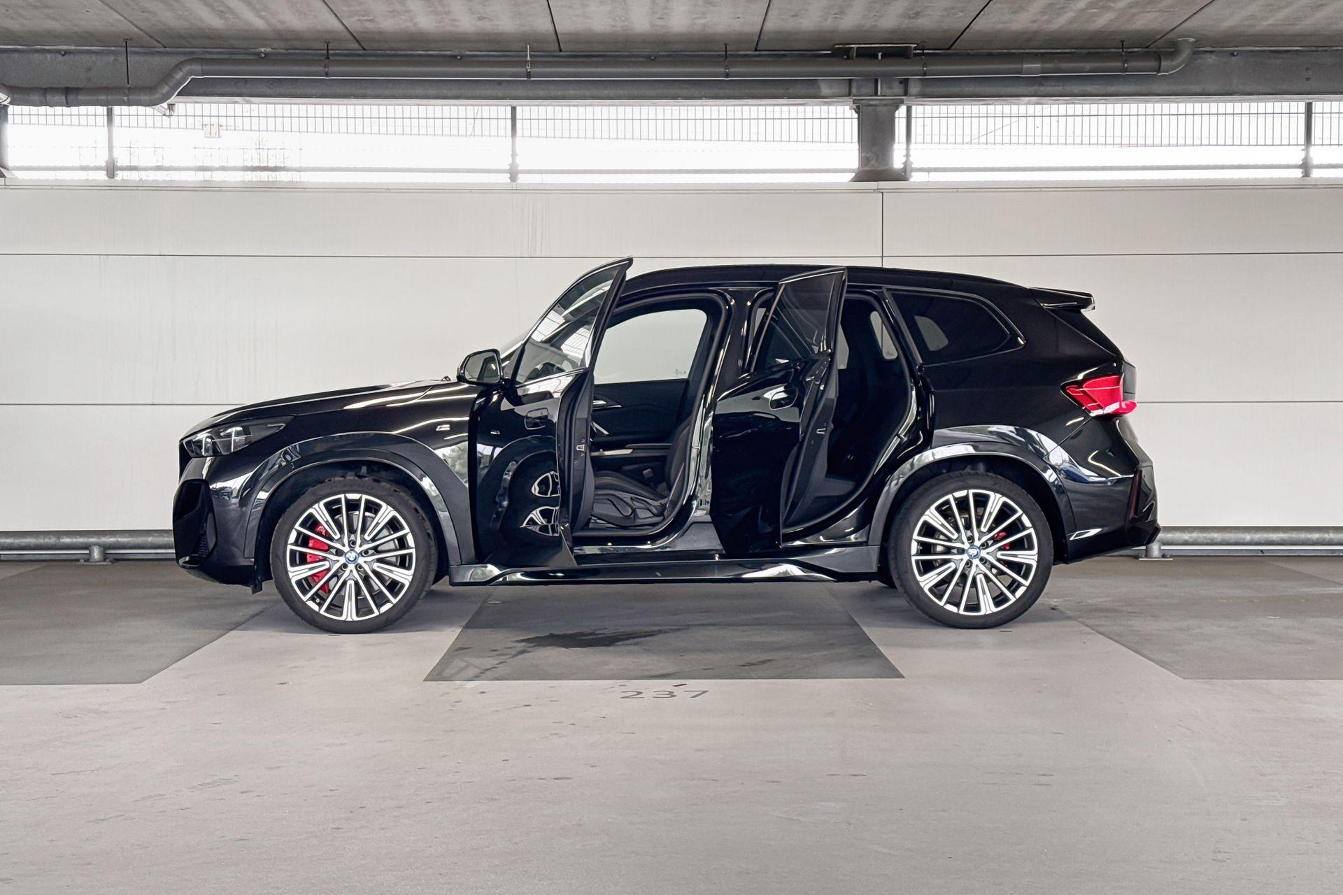 Foto van BMW Ix1 Edrive20