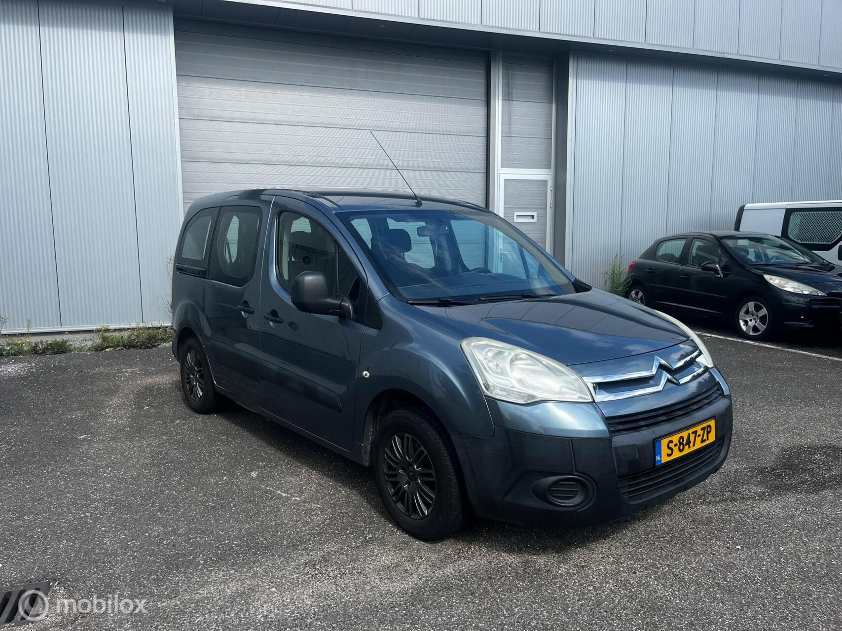 Citroen Berlingo 1.6 benzine Multispace NIEUW APK 2011 - voorkant