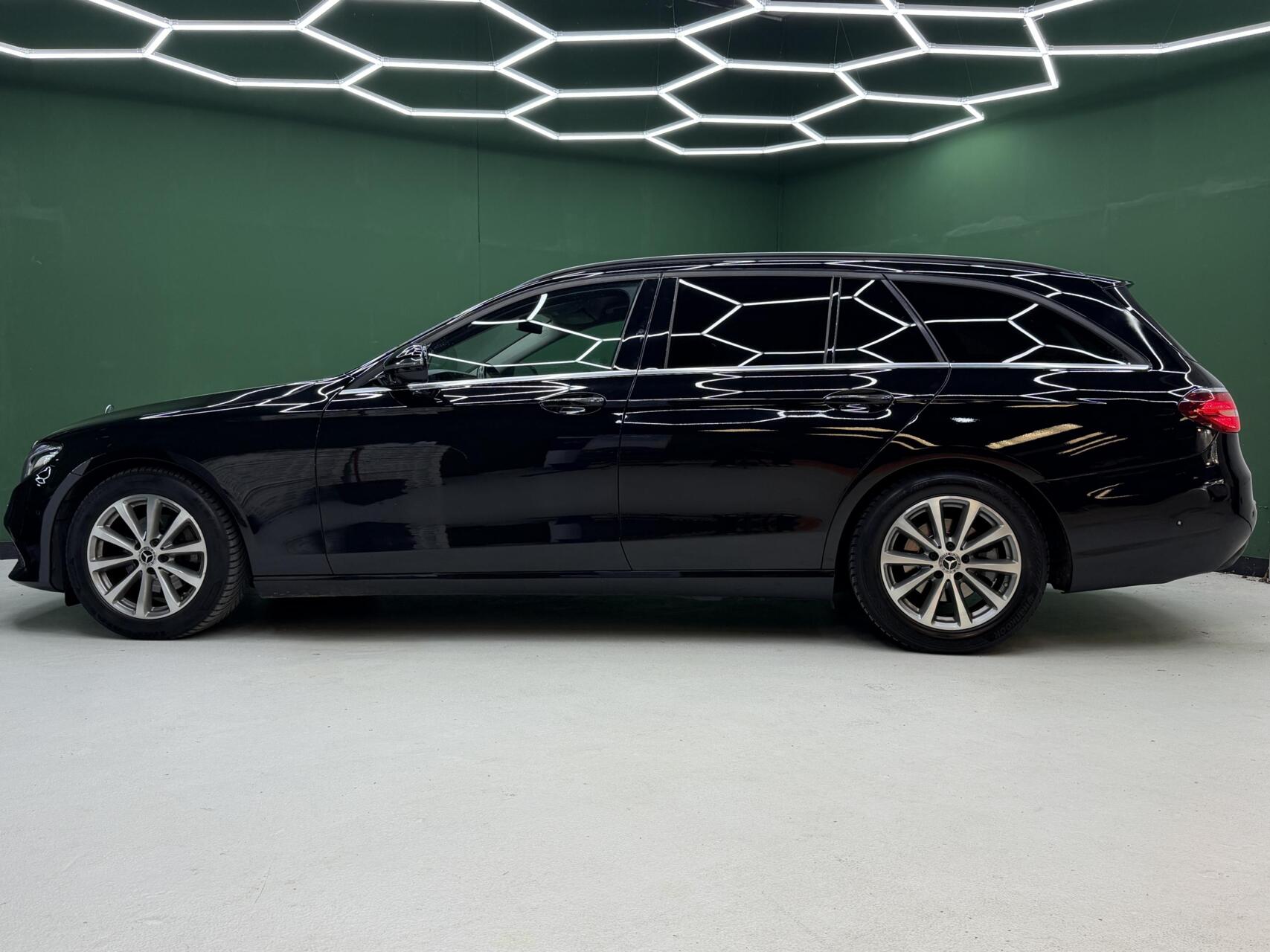 Foto van Mercedes-Benz E 220 D
