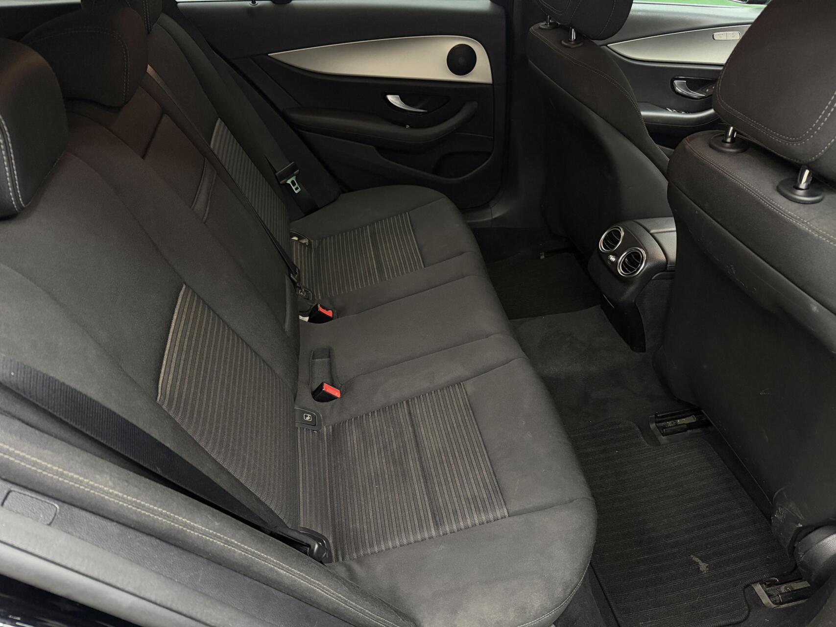 Foto van Mercedes-Benz E 220 D