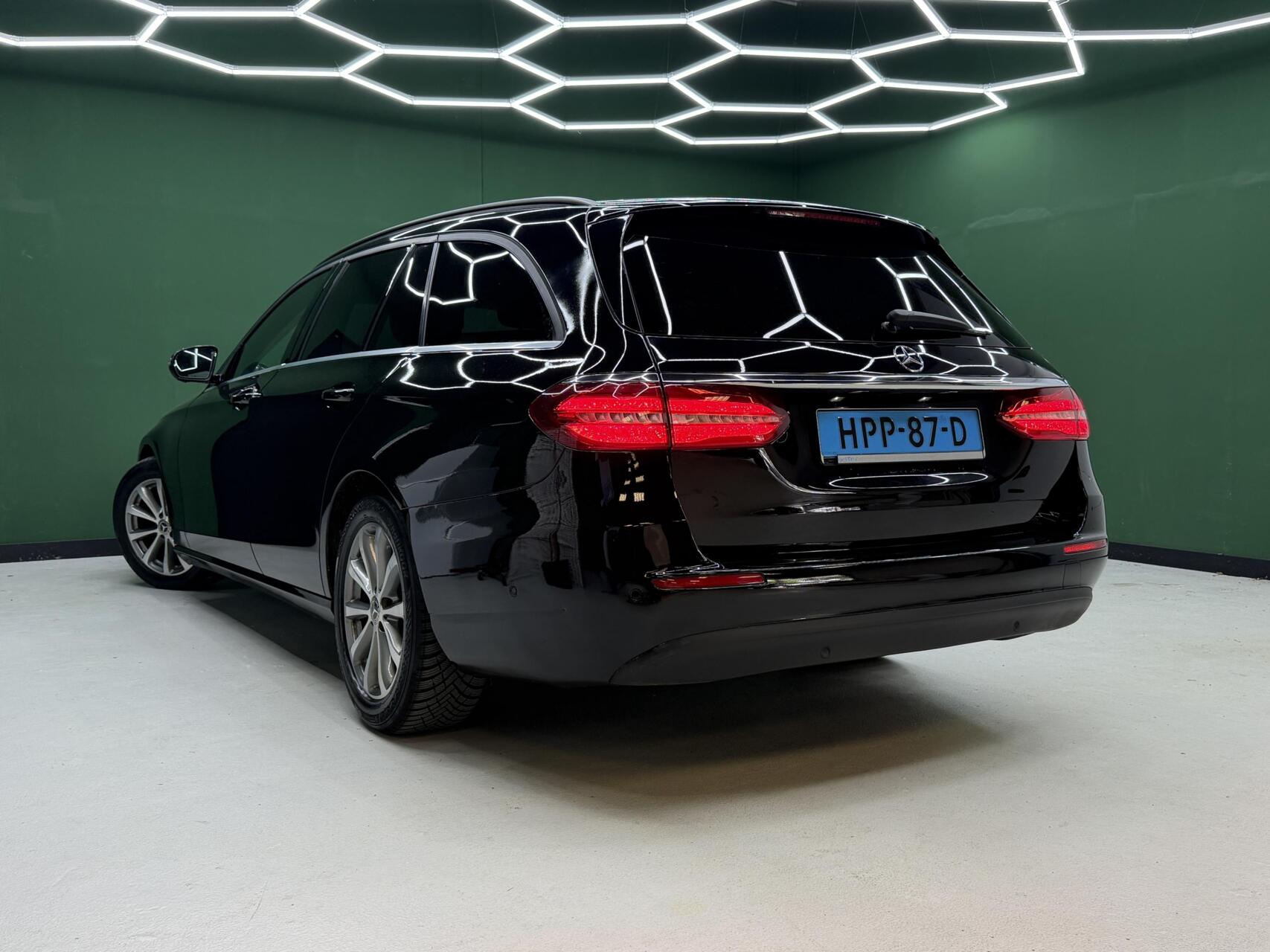 Foto van Mercedes-Benz E 220 D