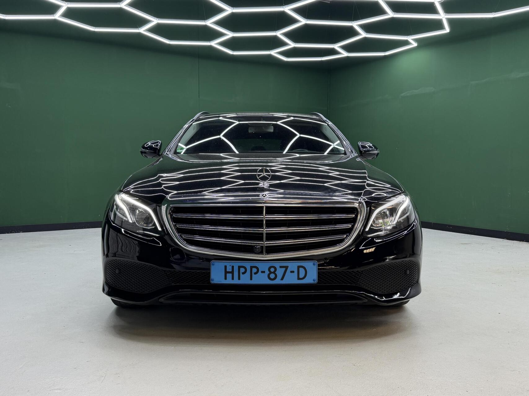 Foto van Mercedes-Benz E 220 D