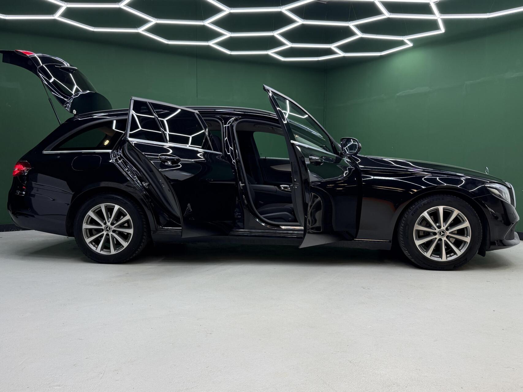 Foto van Mercedes-Benz E 220 D