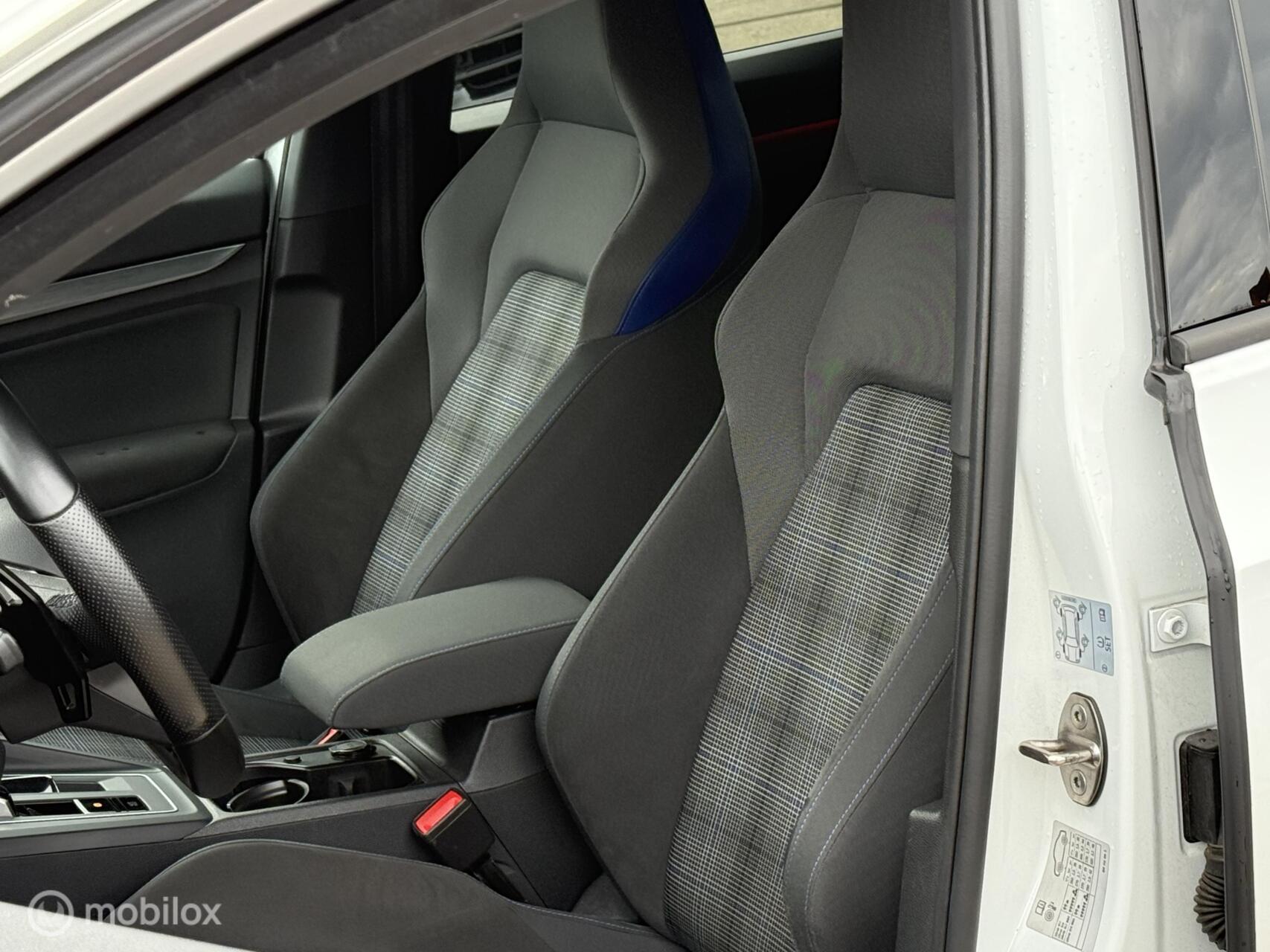 Foto van Volkswagen Golf GTE
