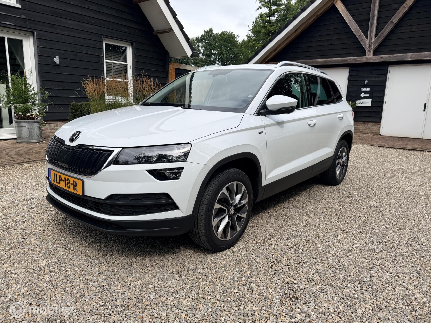 Skoda Karoq 1.5 TSI ACT Business Edition Automaat 2020 - voorkant