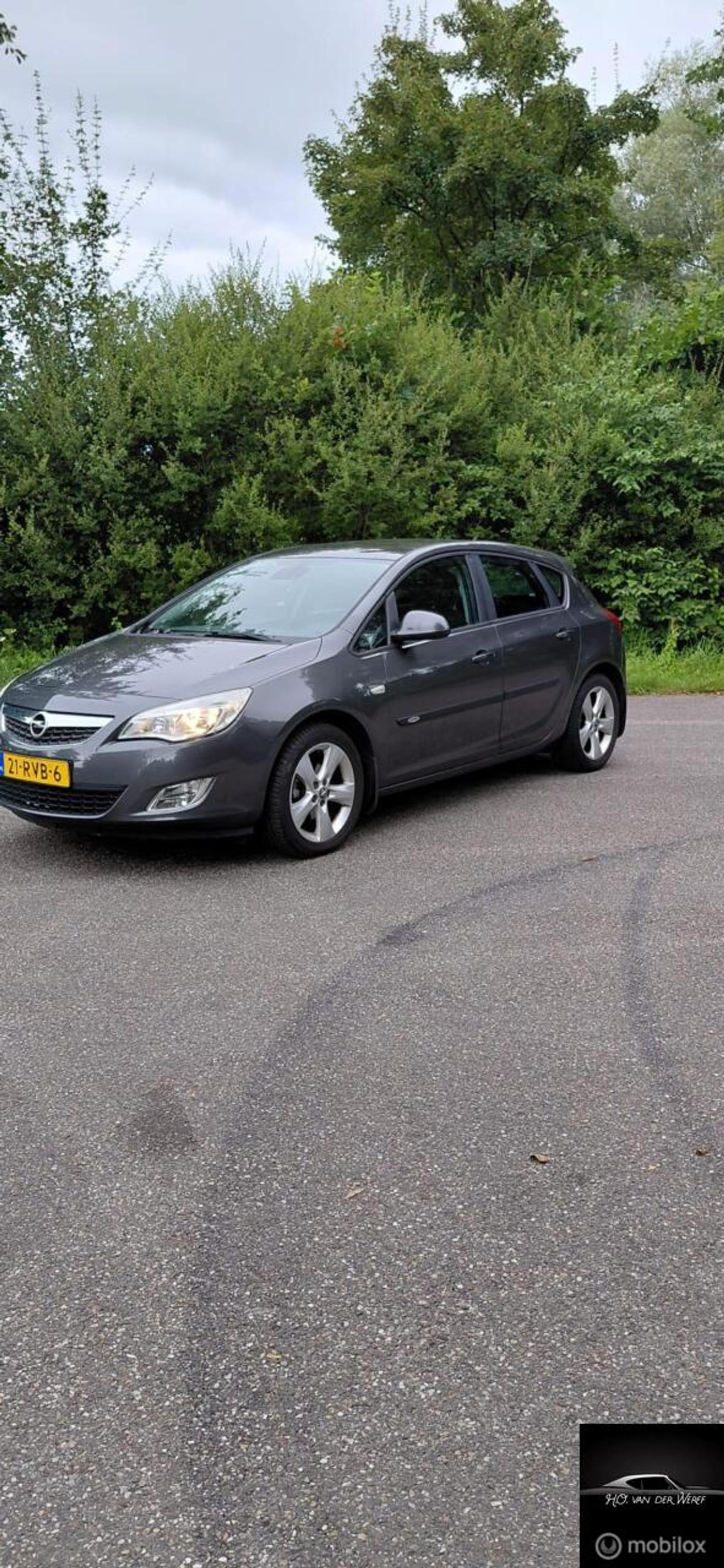Opel Astra 1.4 Turbo Edition 2011 - voorkant
