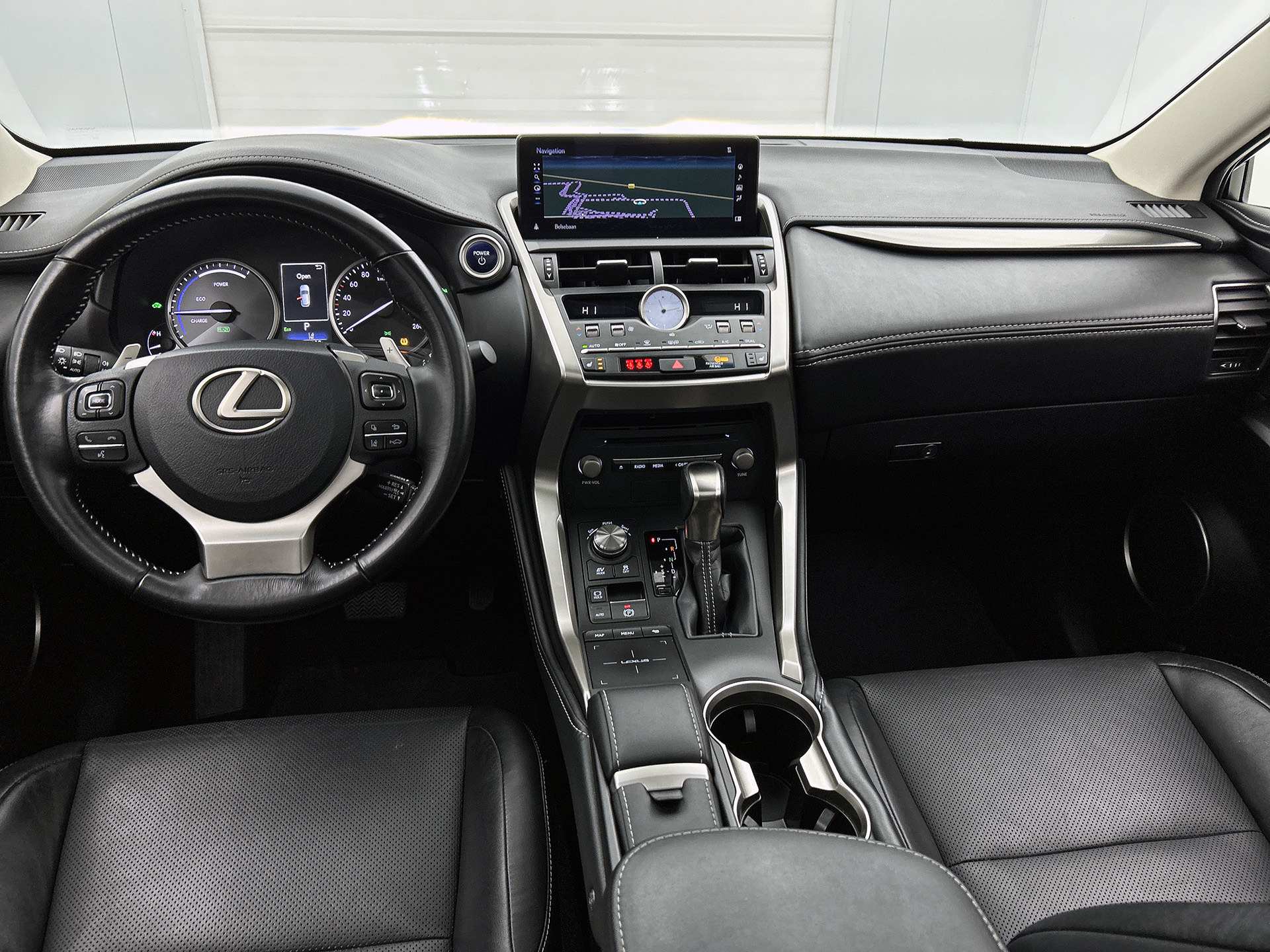Foto van Lexus NX